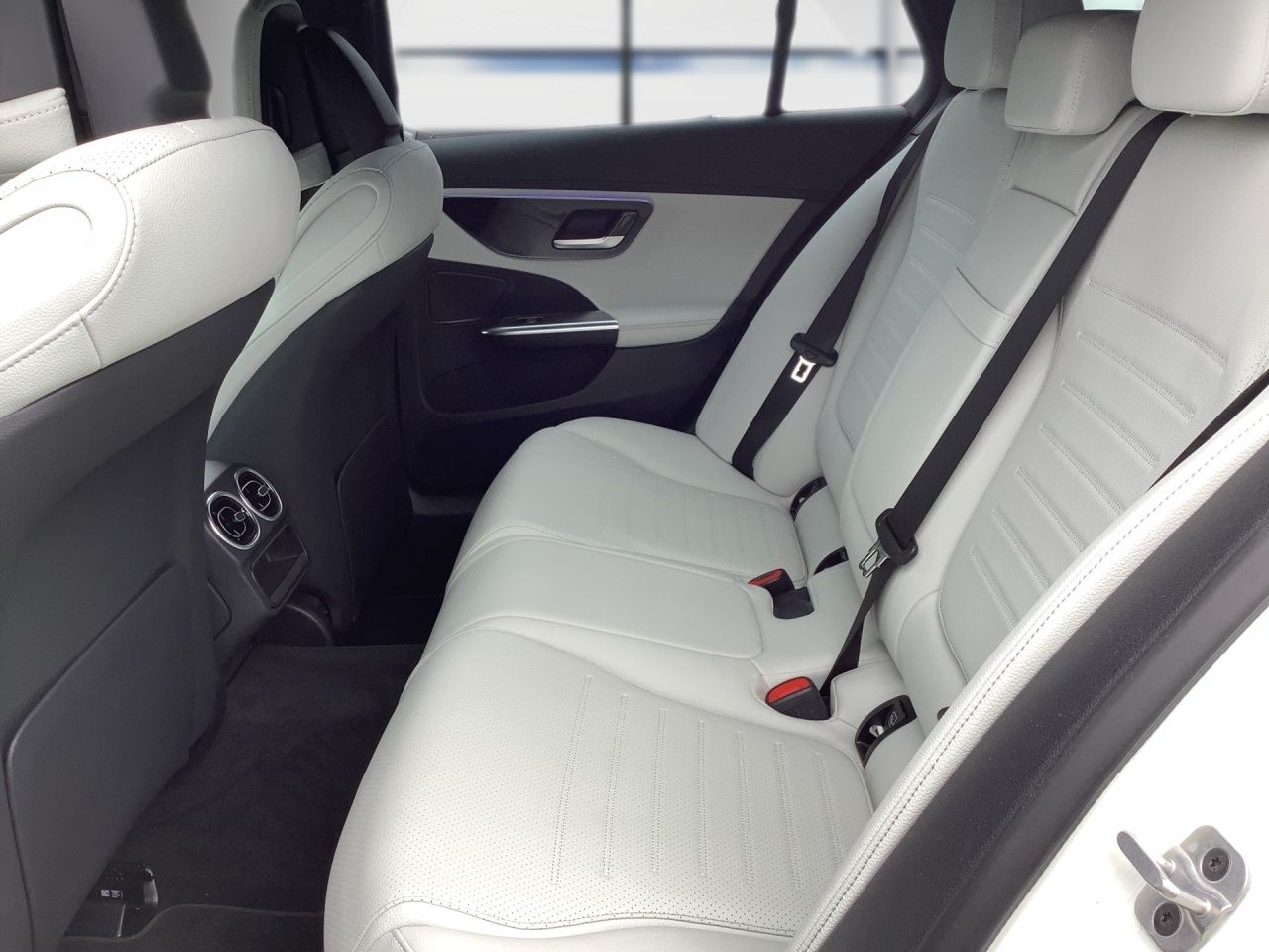Fahrzeugabbildung Mercedes-Benz C 180 T AMG+NIGHT+DIGITALL+AHK+LENKRADHEIZ+