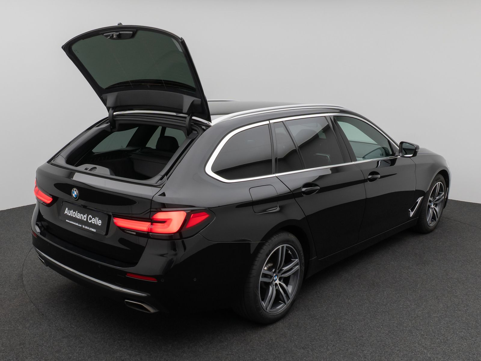 Fahrzeugabbildung BMW 530d xD  Luxury Line Kamera DAB H/K Lenkrhzg AHK