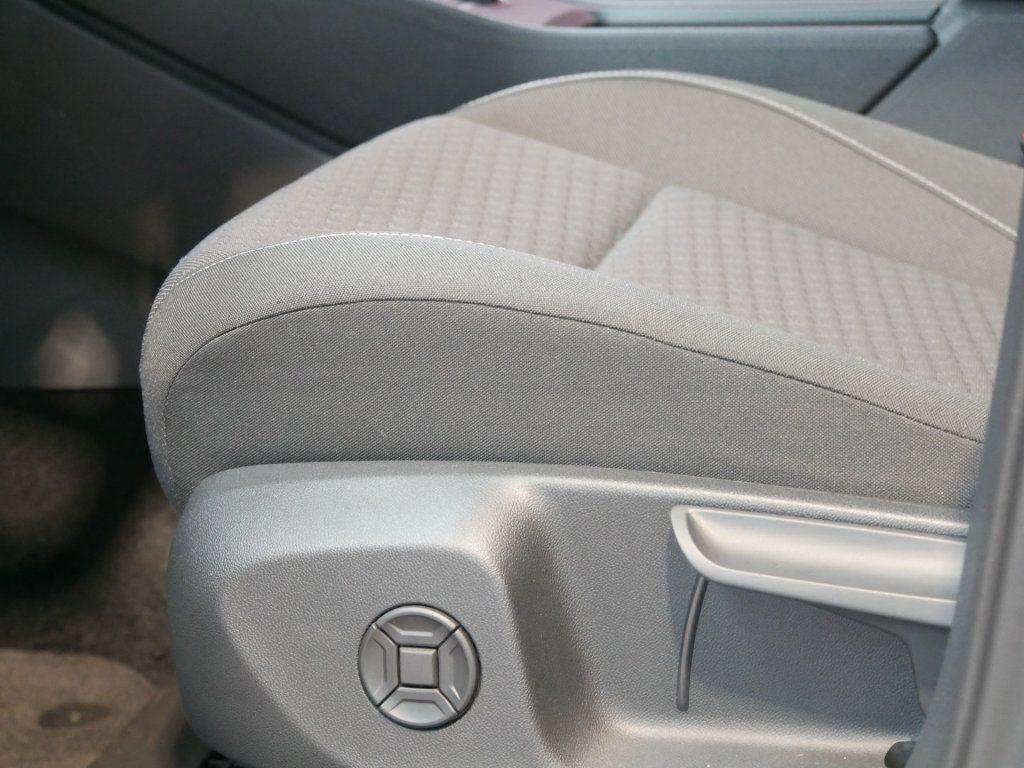 Volkswagen T-Roc Life 1.5 l eTSI OPF 110 kW (150 PS ) 7-Gan, миниатюра 12