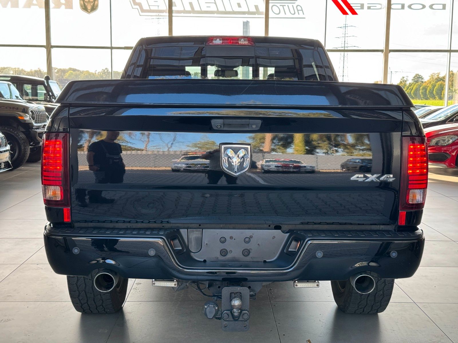 Fahrzeugabbildung Dodge RAM 5,7 Crew Cab Sport LPG 1Hand Deutsche EZ