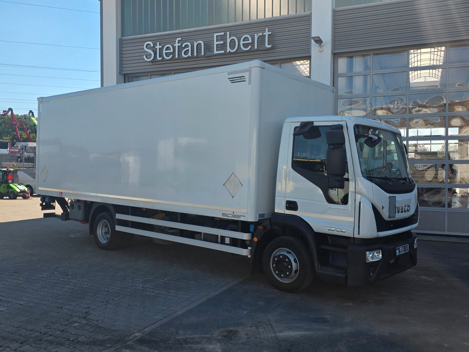 Fahrzeugabbildung Iveco Eurocargo ML120E25 LBW Palfinger 1.500kg Klima