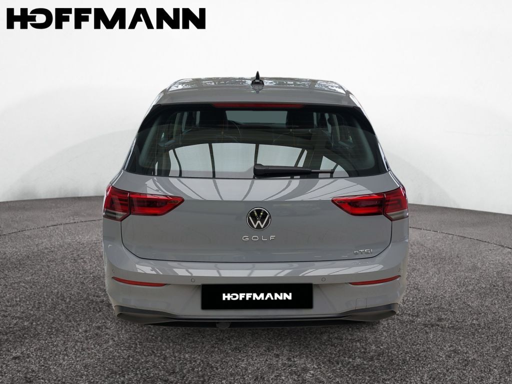 Fahrzeugabbildung Volkswagen Golf 1.5 eTSI DSG Life AHZV Navi LED