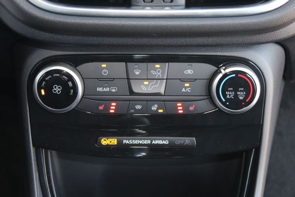 Fahrzeugabbildung Ford Puma Titanium Hybrid