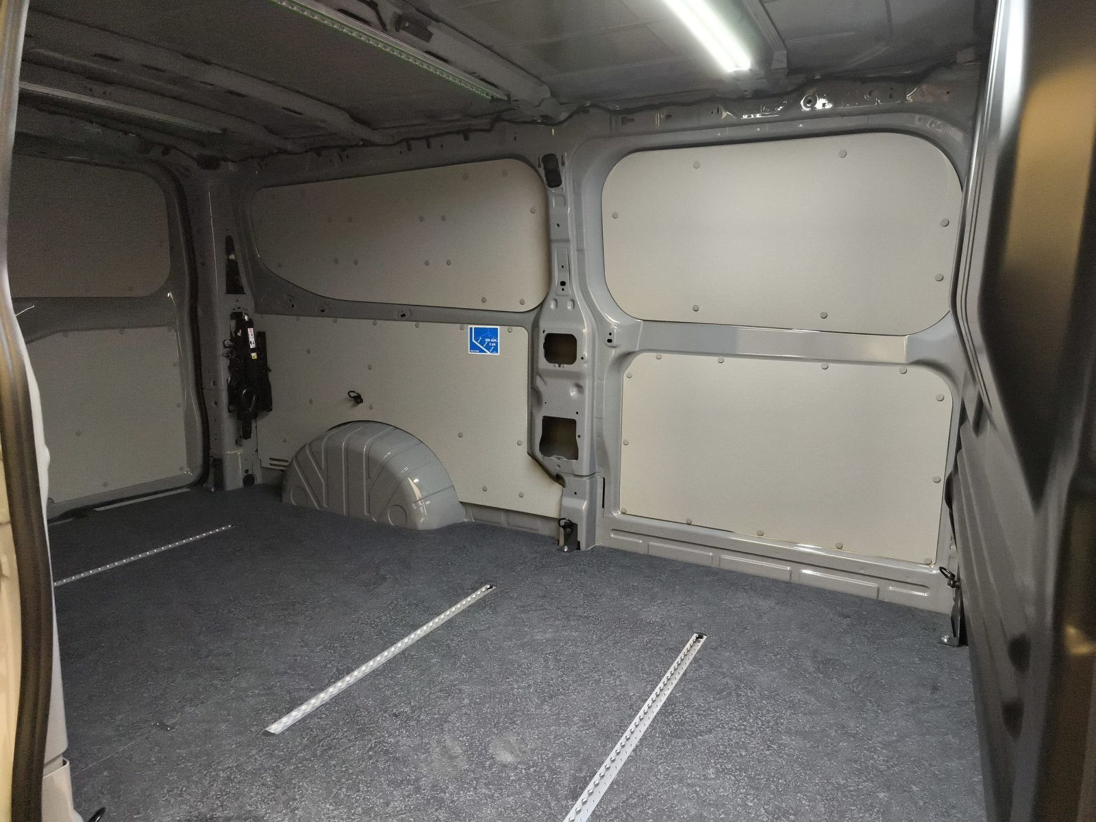 Volkswagen T7 Transporter - Bild 11