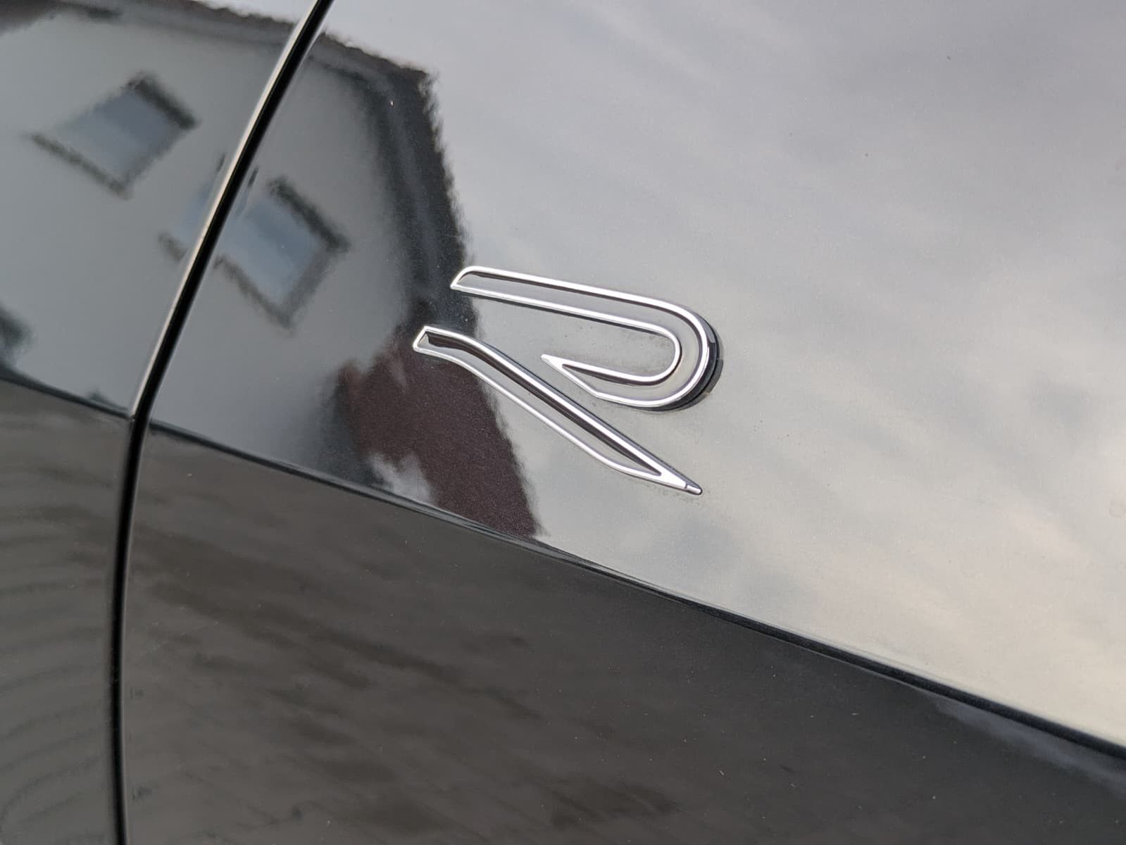 Fahrzeugabbildung Volkswagen Tayron 2.0 TDI 4M R-Line 7Si*MATRIX*AHK*PANO*HUD