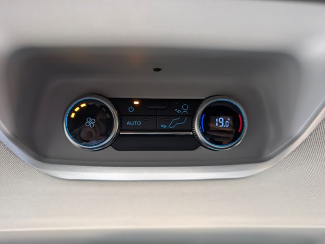 Ford Tourneo Custom 2.0 EcoBlue L1 Titanium