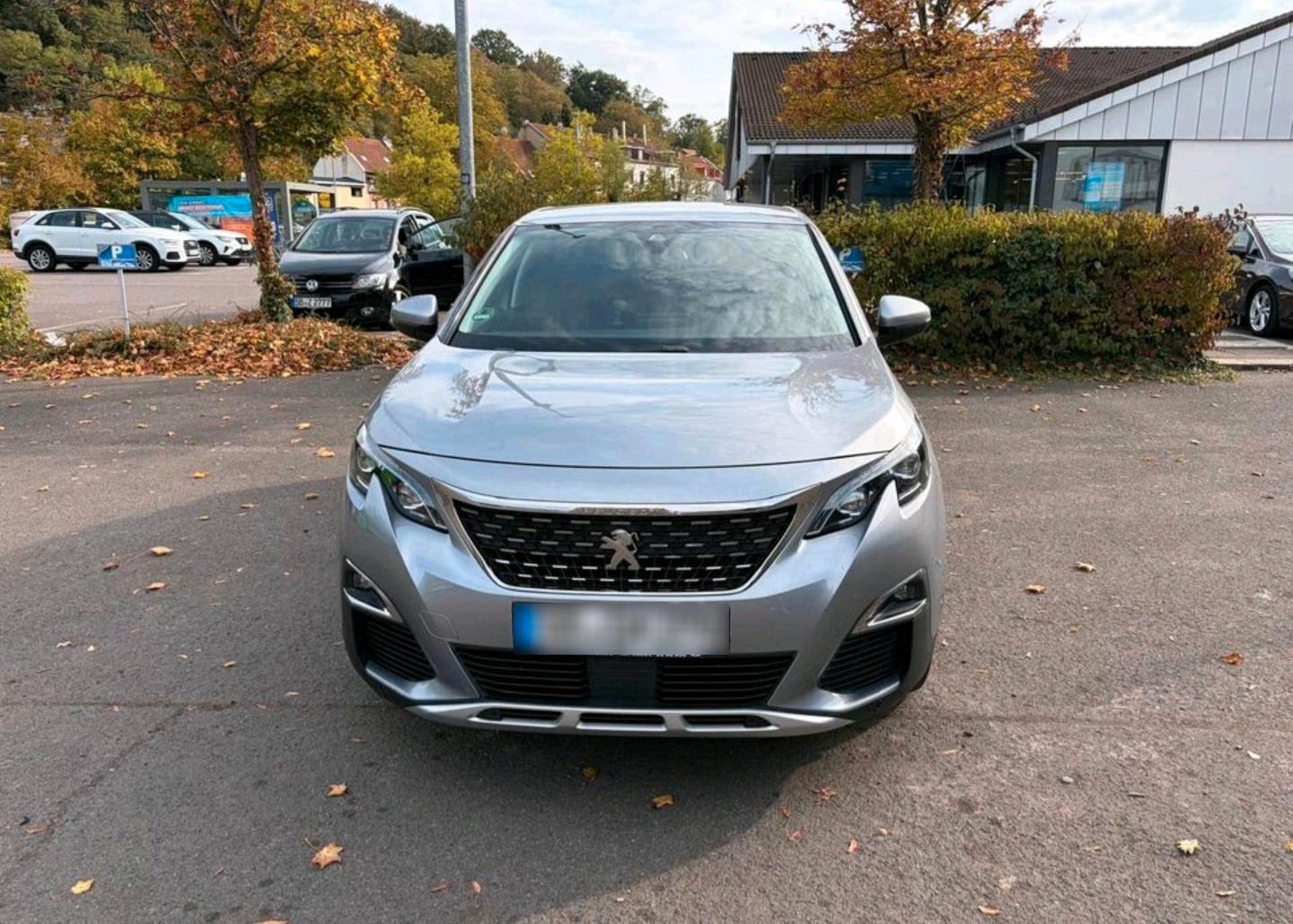 Peugeot e-3008