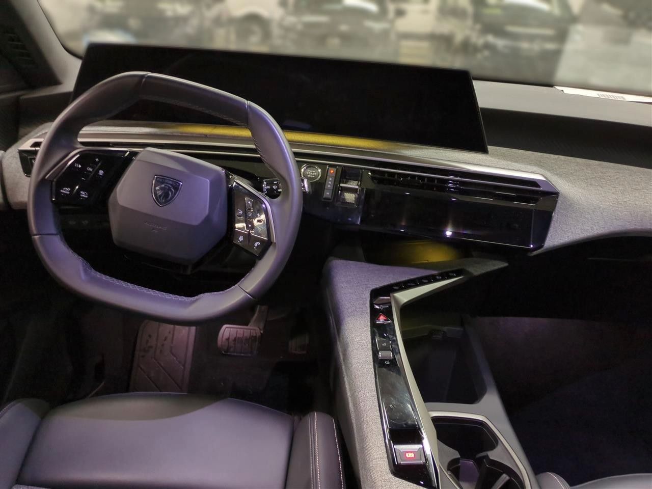 Fahrzeugabbildung Peugeot 3008 Hybrid 145 ALLURE NAVI/LED/KAMERA/VIRT./DAB