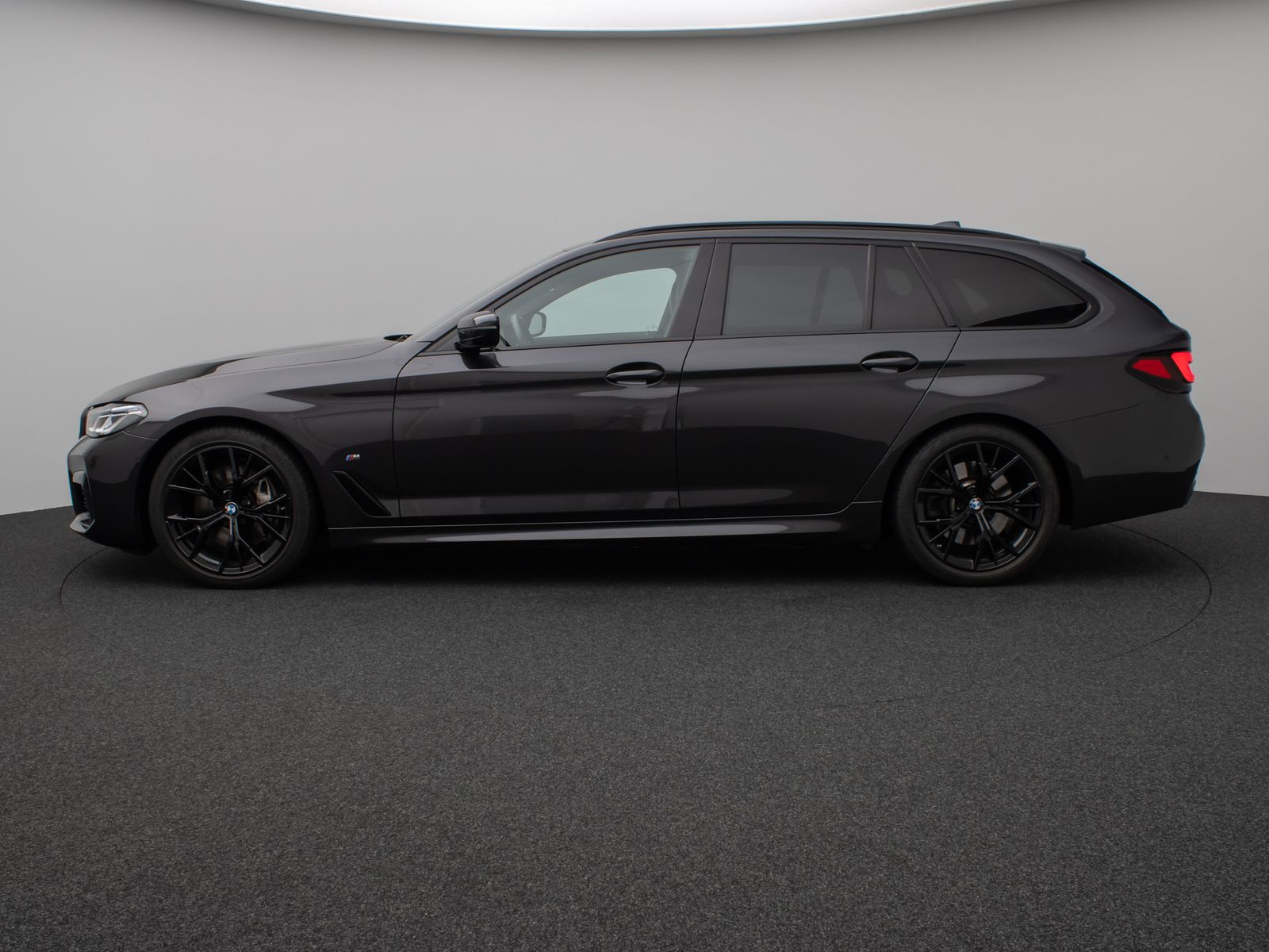 Fahrzeugabbildung BMW 530d xD M Sport Kamera Laser HUD DAN H/K 19Zoll