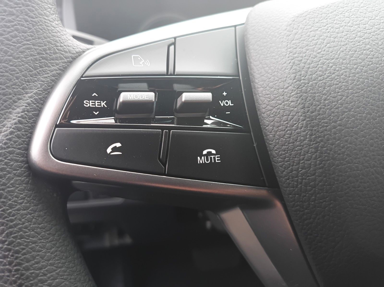 Fahrzeugabbildung KGM MUSSO GRAND CORE+ALLRAD+17ZOLL+AUTOMATIK+R.KAMER