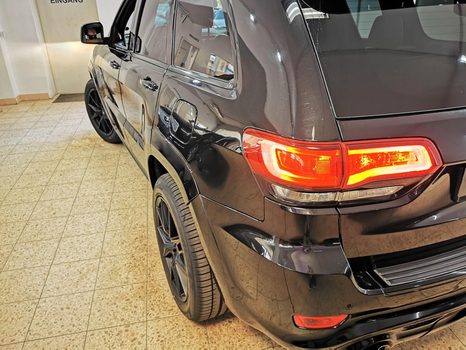 Jeep Grand Cherokee SRT 6.4 V8 HEMI 468 ch • 4x4 • Skyhook • Harman Kardon • Toit Panoramique