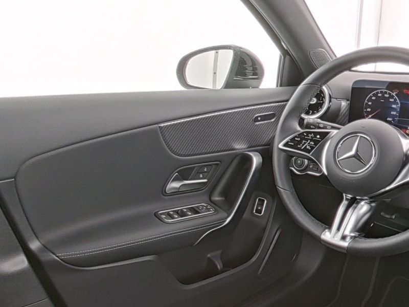 Fahrzeugabbildung Mercedes-Benz A 250 e Progressive*11KW*LED*Kamera*Spur*PDC*