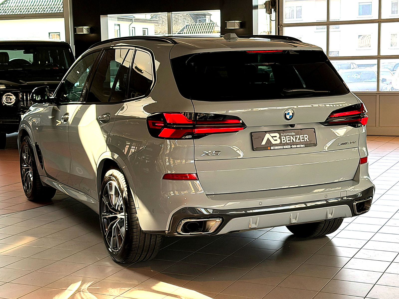 Fahrzeugabbildung BMW X5 30 d xDrive M Sport/HEAD-UP/360°/SOUND/AMBIEN