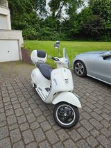 Vespa GTS 300 Super mit TOP-Case und Windschild  - Offers matching your search criteria