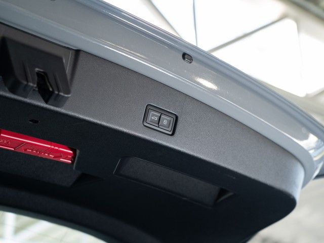 Q4 45 e-tron quattro LED+RFK+NAVI