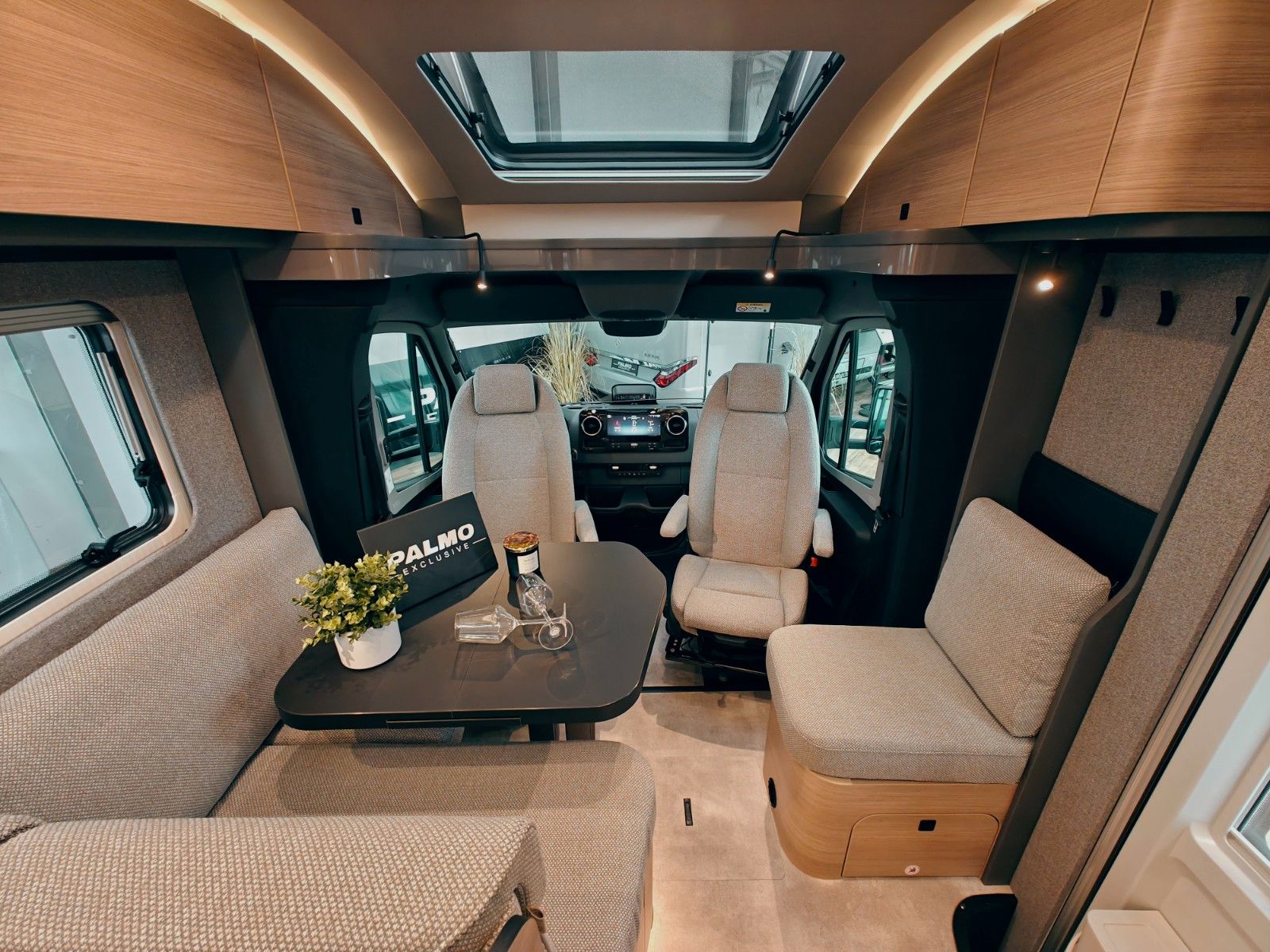 Fahrzeugabbildung HYMER / ERIBA / HYMERCAR B-KLASSE MC T 680 PREMIUM 2026 SOFORT LIEFERBAR