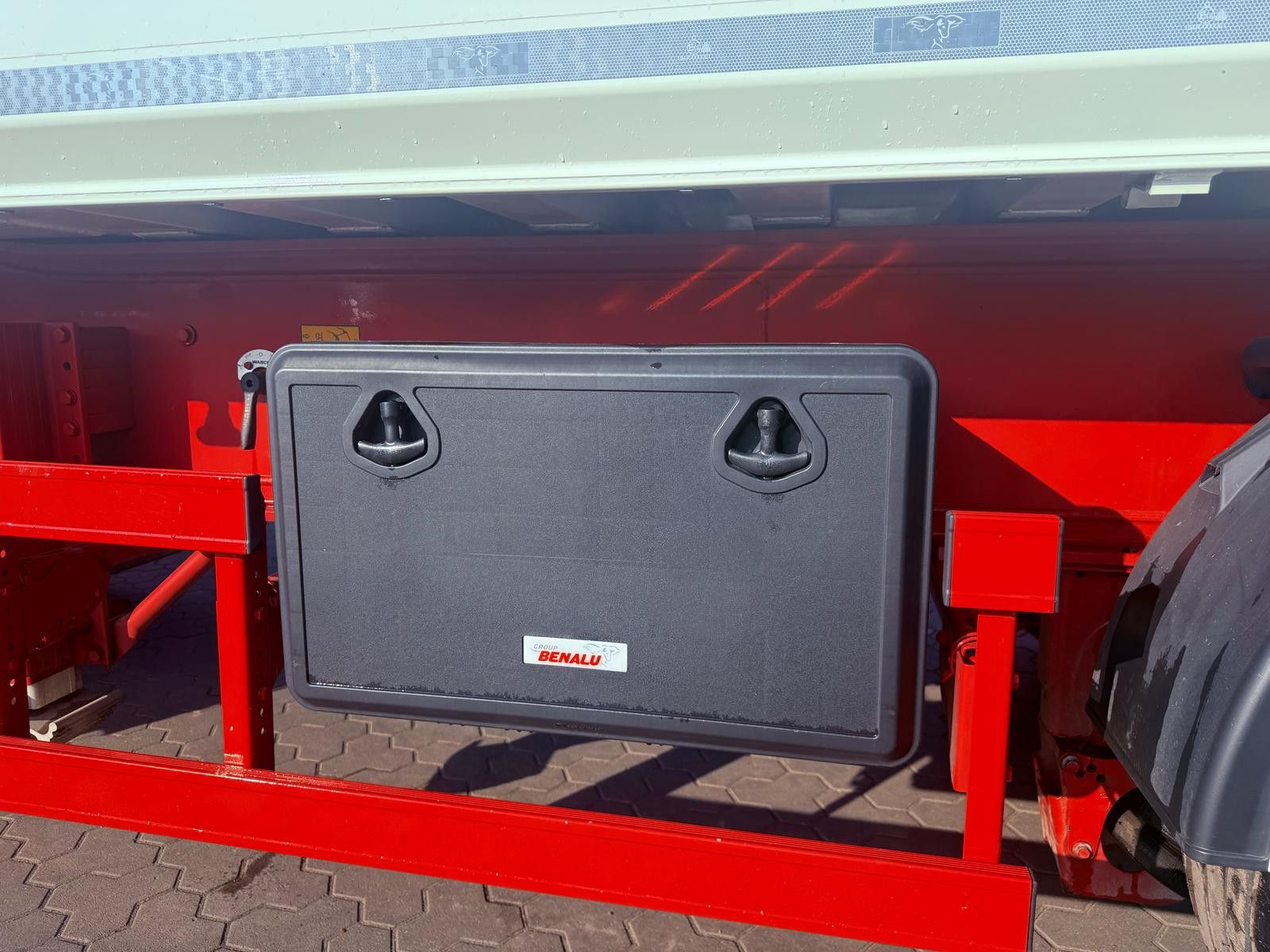 Fahrzeugabbildung Benalu Bulkliner S 95 Kipper 50 m3
