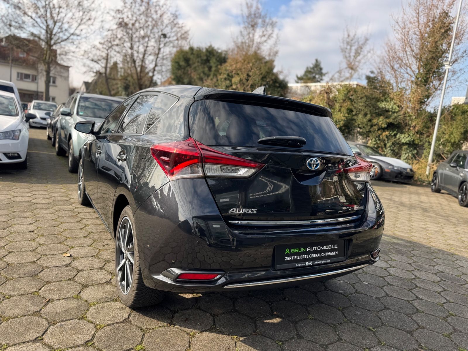 Fahrzeugabbildung Toyota Auris Hybrid Edition-S+*LED*SZH*Kamera*Navi