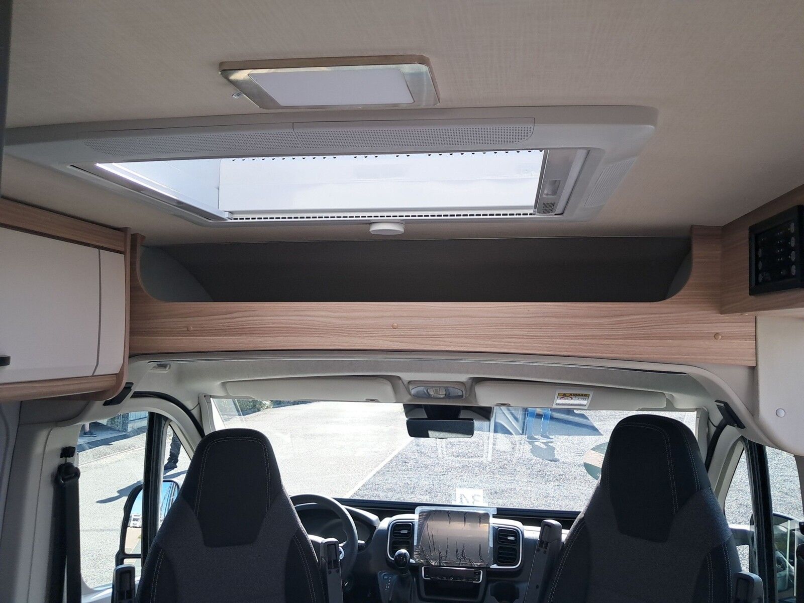 Fahrzeugabbildung Pössl Summit 600 L Citroen Lithium, Solar