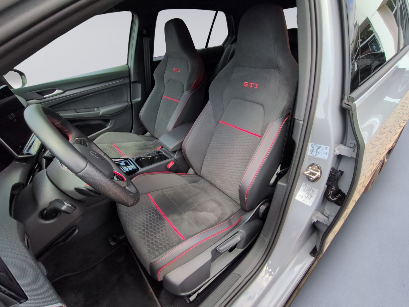 Golf VIII GTI Clubsport 2.0TSI DSG +AKRAPOVIC+