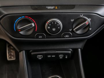 Hyundai Bayon 1.0 Trend 2WD Kamera Navi Lenkradheizung