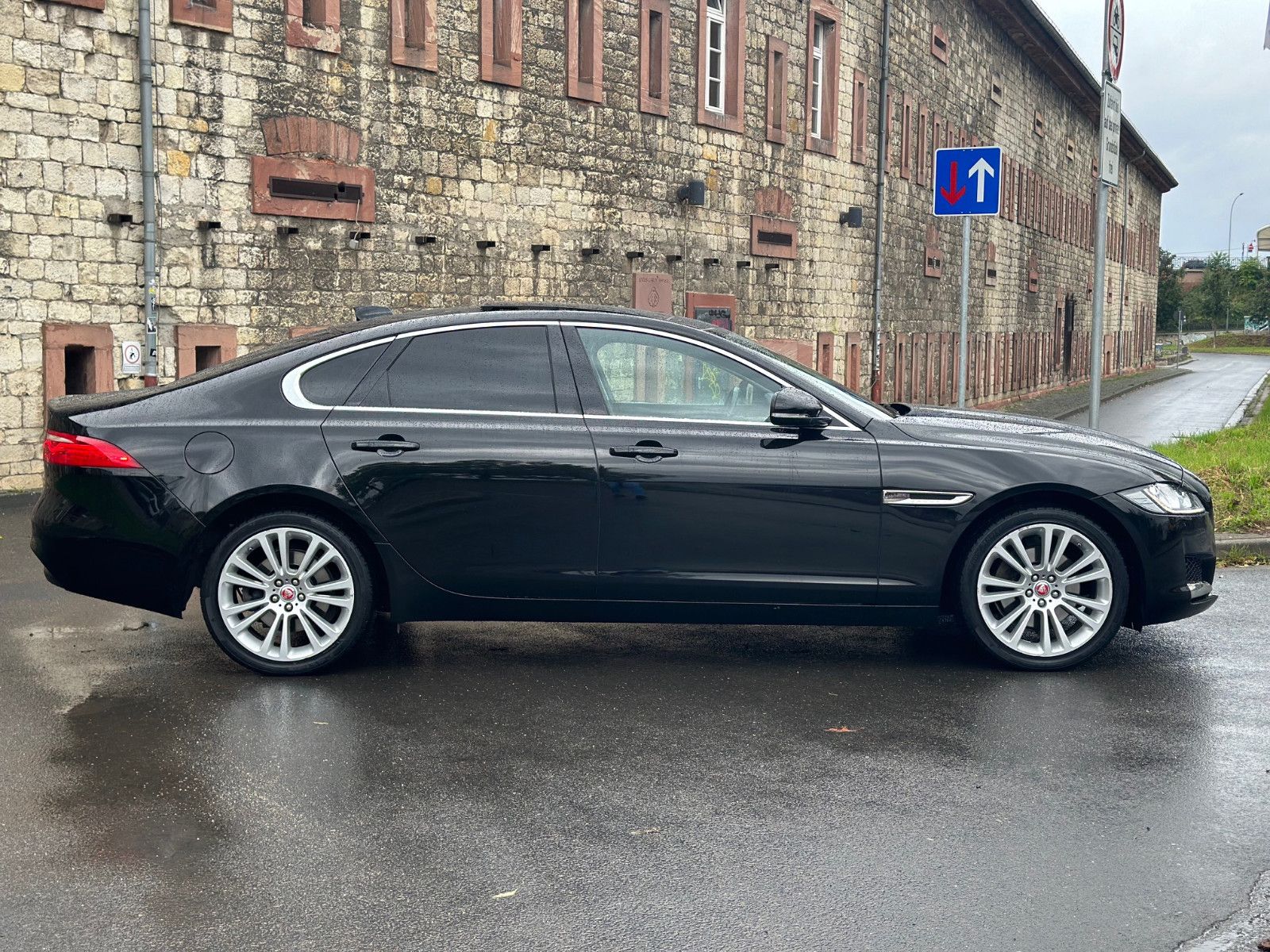 Fahrzeugabbildung Jaguar XF PRESTIGE*MOD.2017+PANO+LEDER*