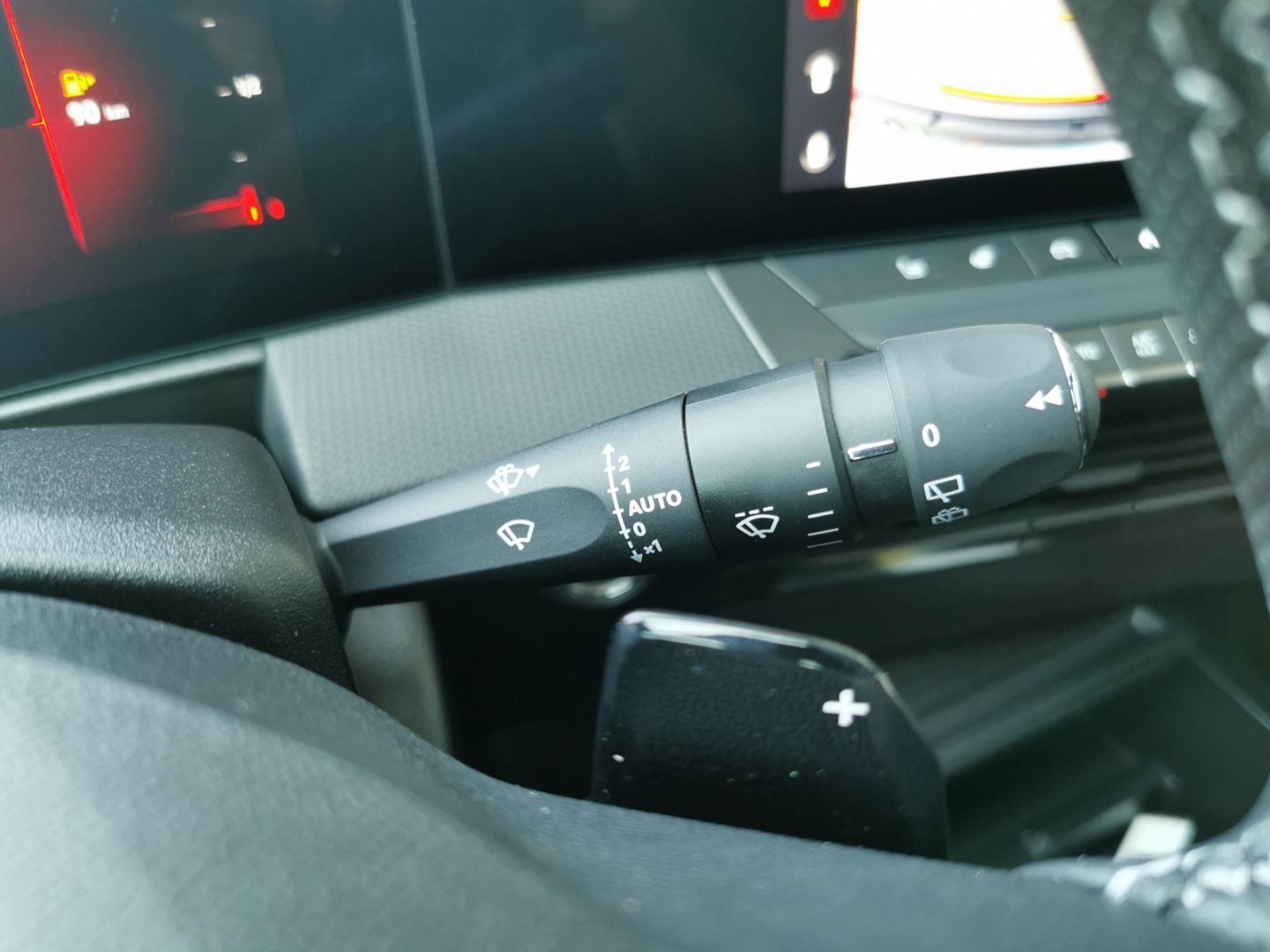 Fahrzeugabbildung Opel Astra GS Line HUD Panorama Navi digitales Cockpi