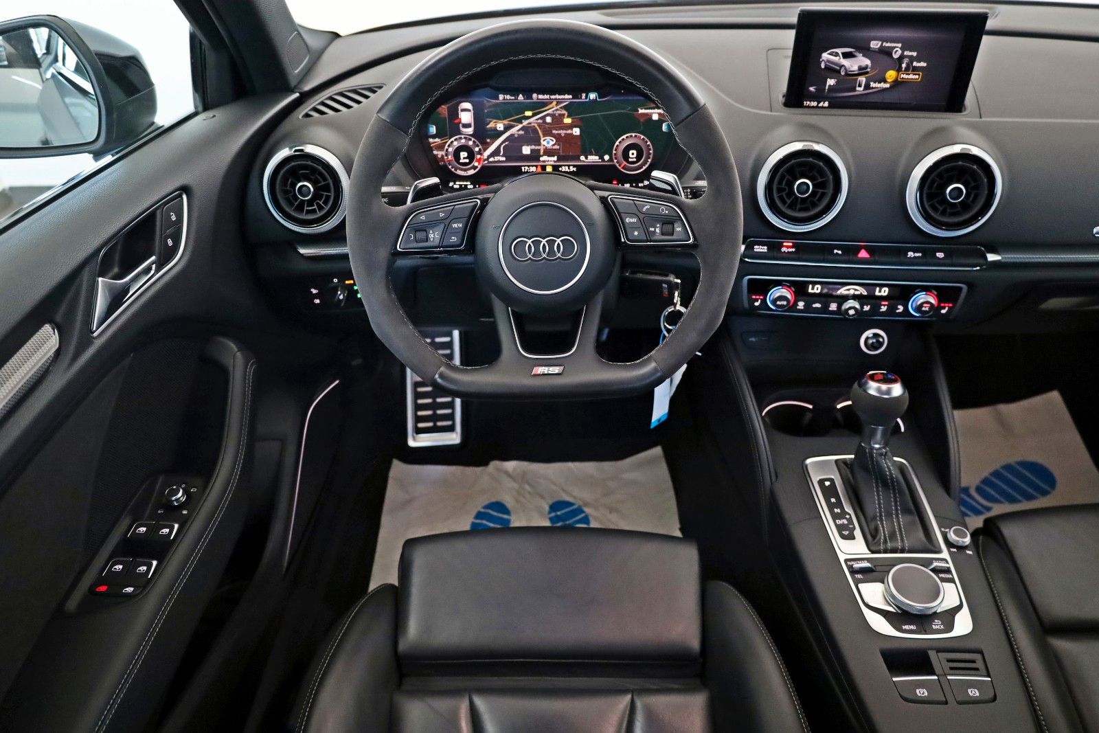 Fahrzeugabbildung Audi RS3 Lim. 2.5TFSI quattro RS-Sitze,PanDach,Bang&O