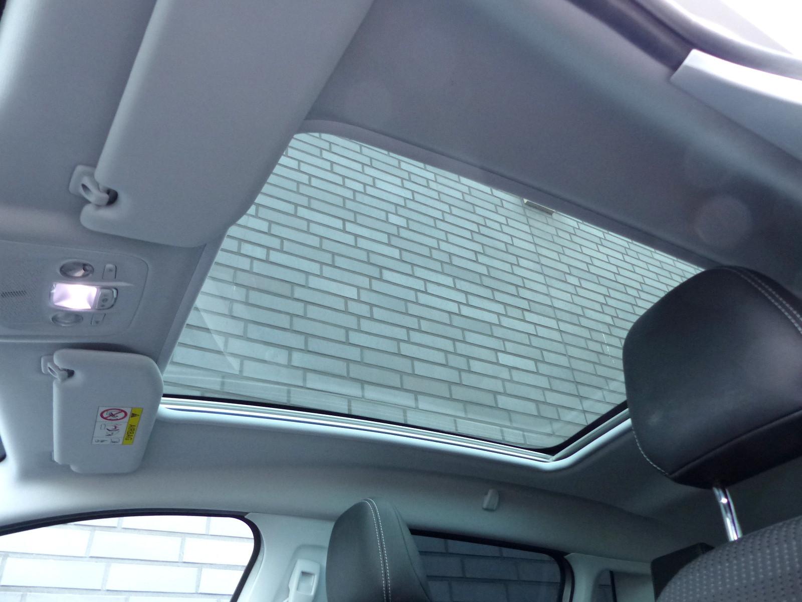 Peugeot 2008 Allure Glasdach/Navi/Klimaautom/PDC