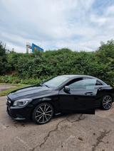 Mercedes-Benz CLA 250 DCT 4MATIC - - schwarze Mercedes-Benz CLA 250