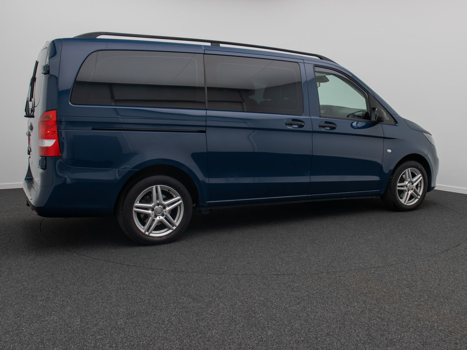 Fahrzeugabbildung Mercedes-Benz Vito Tourer Pro lang Tempomat AHK Fahrlich Komfo