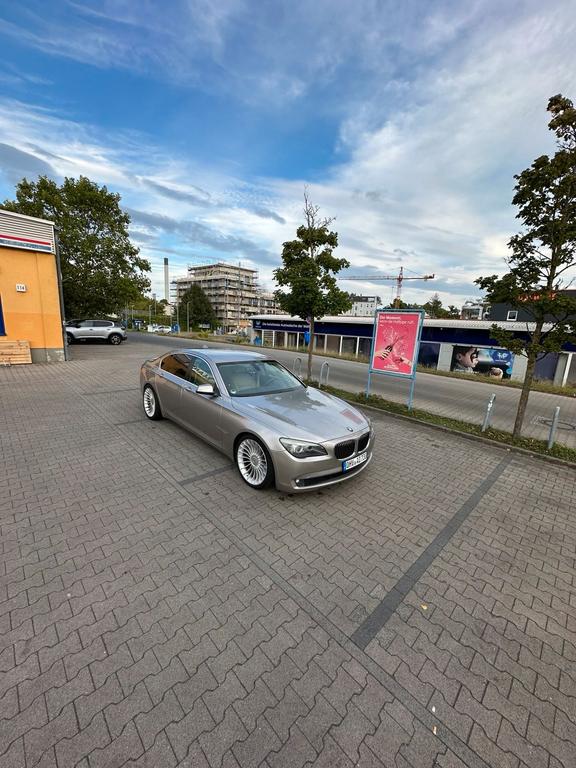 BMW 730