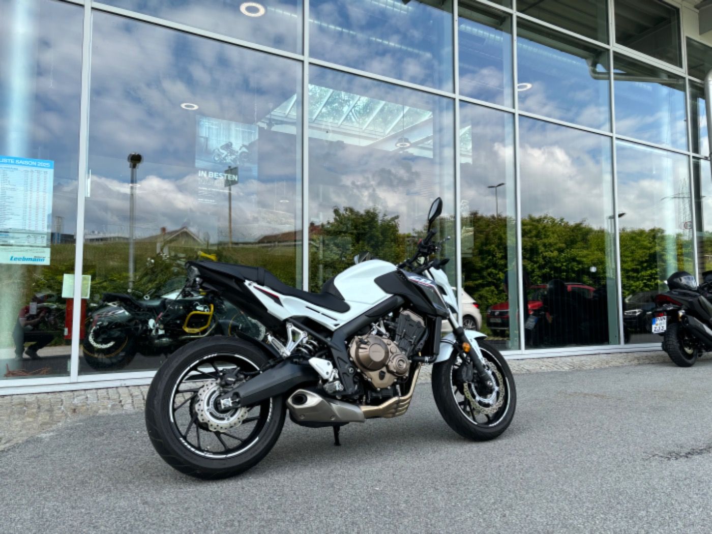 Fahrzeugabbildung Honda CB 650 F wenig km, sehr gepflegt kurzer KZH