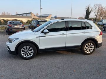 Volkswagen Tiguan - 2