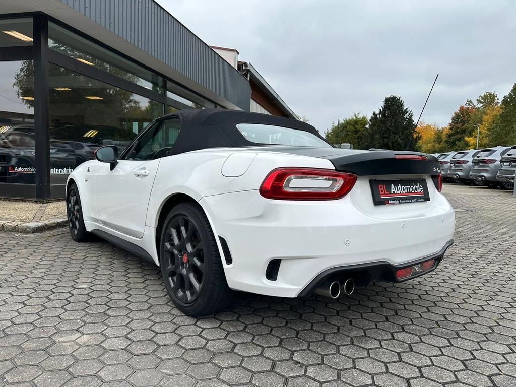 Abarth 124 Spider