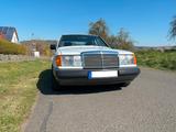 Mercedes-Benz W124, E 260, 6-Zylinder - Mercedes-Benz E 260 Gebrauchtwagen