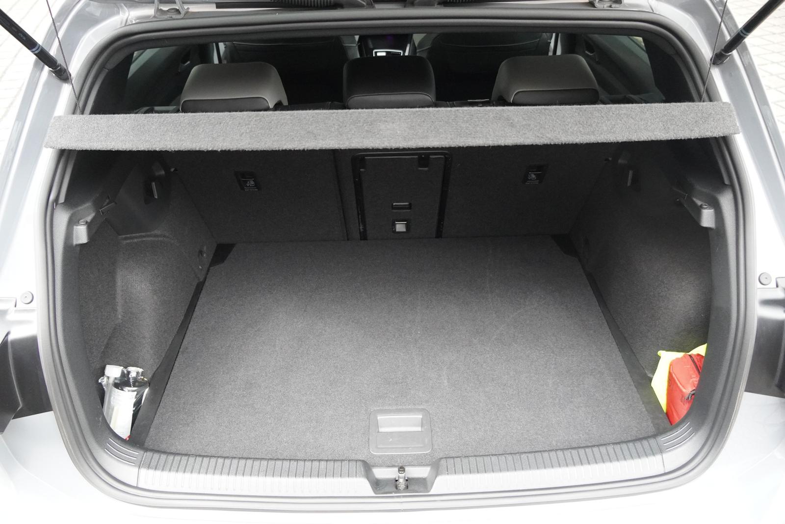 Volkswagen Golf VIII 1.5 eTSI DSG R-Line LED Kamera, миниатюра 11