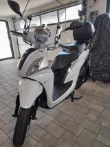 SYM Roller 125 Symphonie - SYM BENZIN ROLLER 125