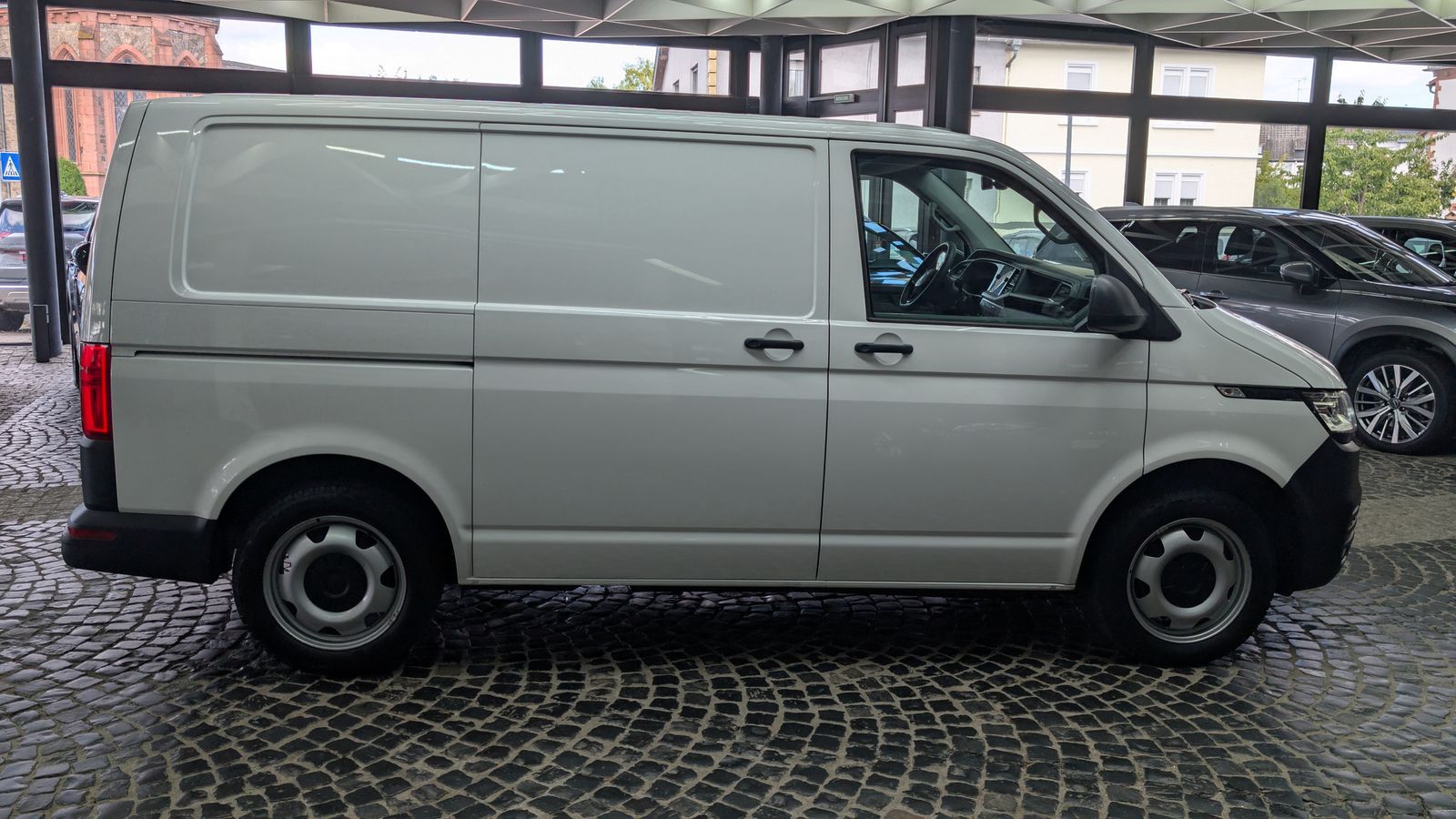 Fahrzeugabbildung Volkswagen T6 Transporter 6.1 LED*KAM*SHZ*SORTIMO-REGALE