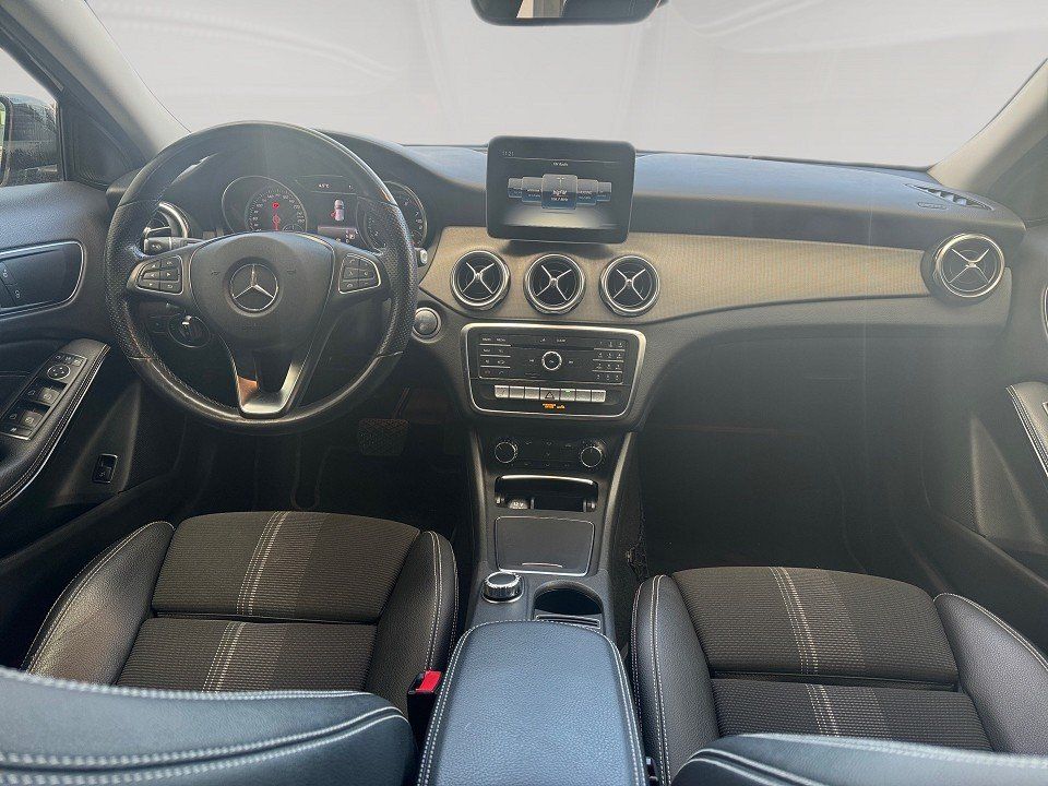 Fahrzeugabbildung Mercedes-Benz GLA 250 Urban AT