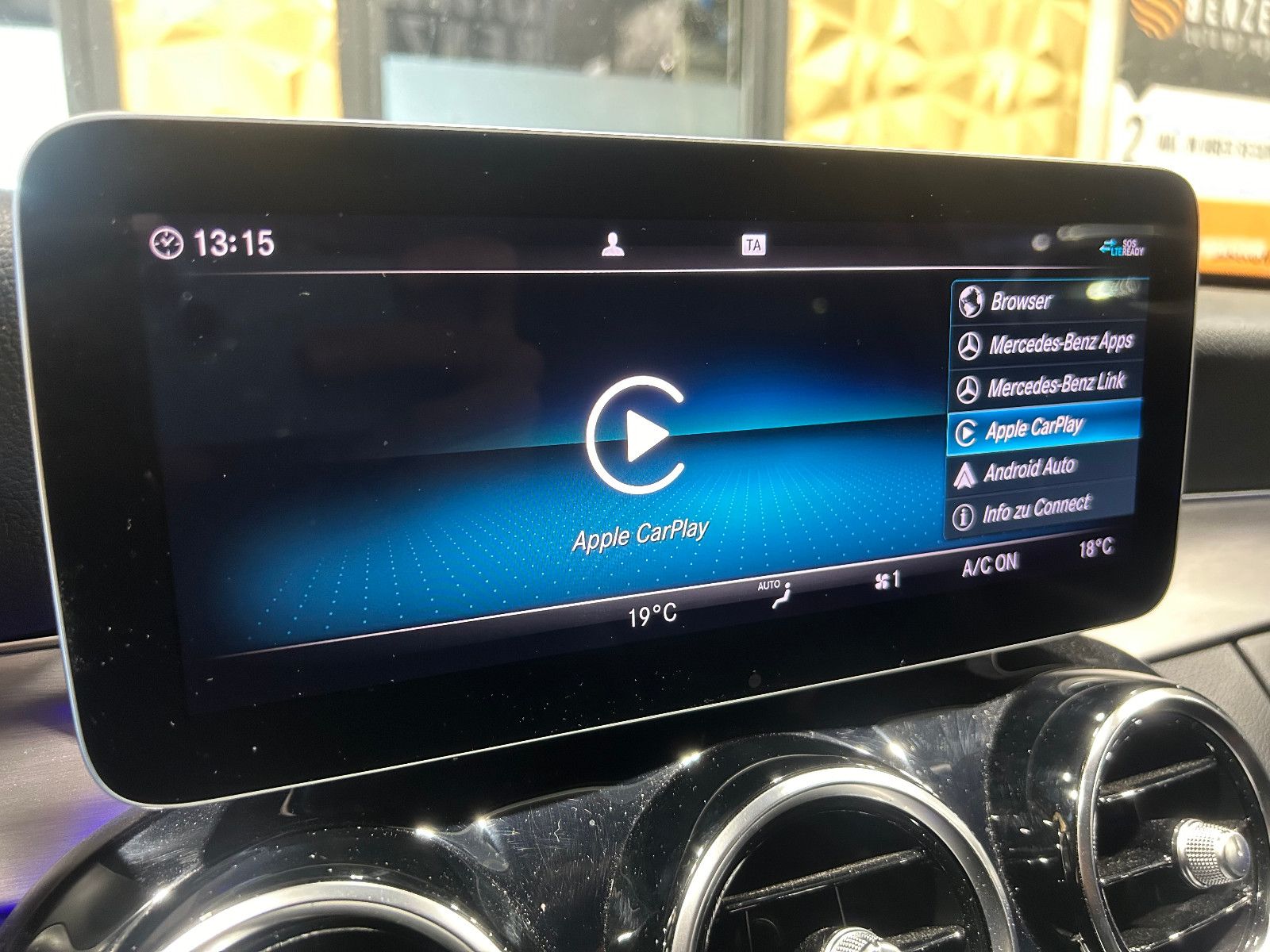 Fahrzeugabbildung Mercedes-Benz C 200 T-Modell/NAVI/KAMERA/APPLE/AMBIENTE/SHZ