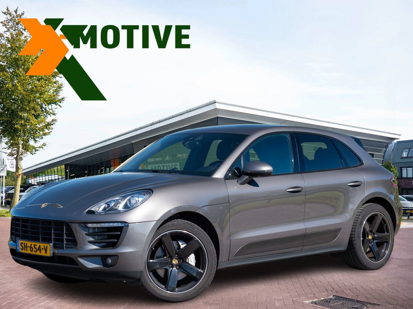 PORSCHE Macan