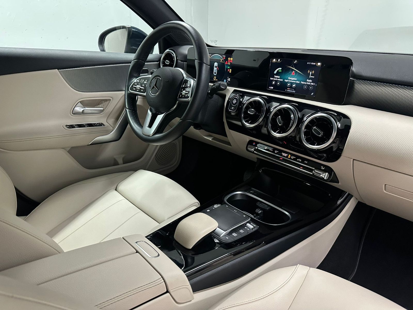 Fahrzeugabbildung Mercedes-Benz A 180 d Limousine *Progressive*NAVI*AHK*LEDER*