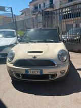MINI Mini 2.0 Cooper SD - MINI MINI mit Diesel-Antrieb: Cabrio