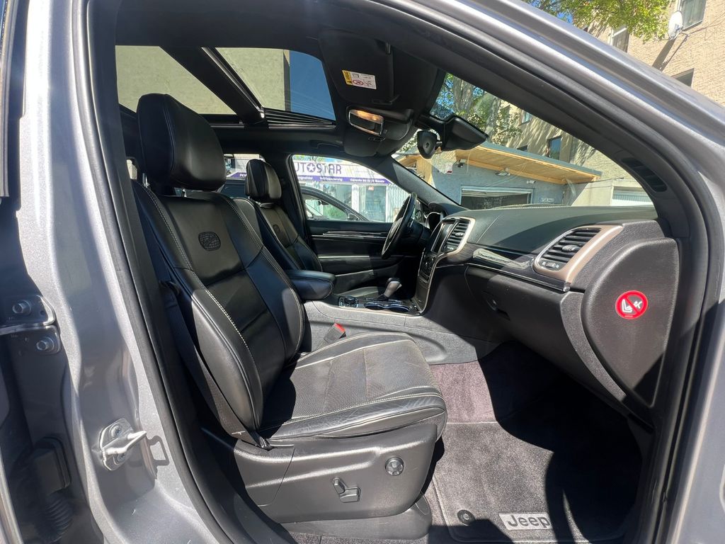 Jeep Grand Cherokee 3.0l V6  Overland Autom.*Panorama