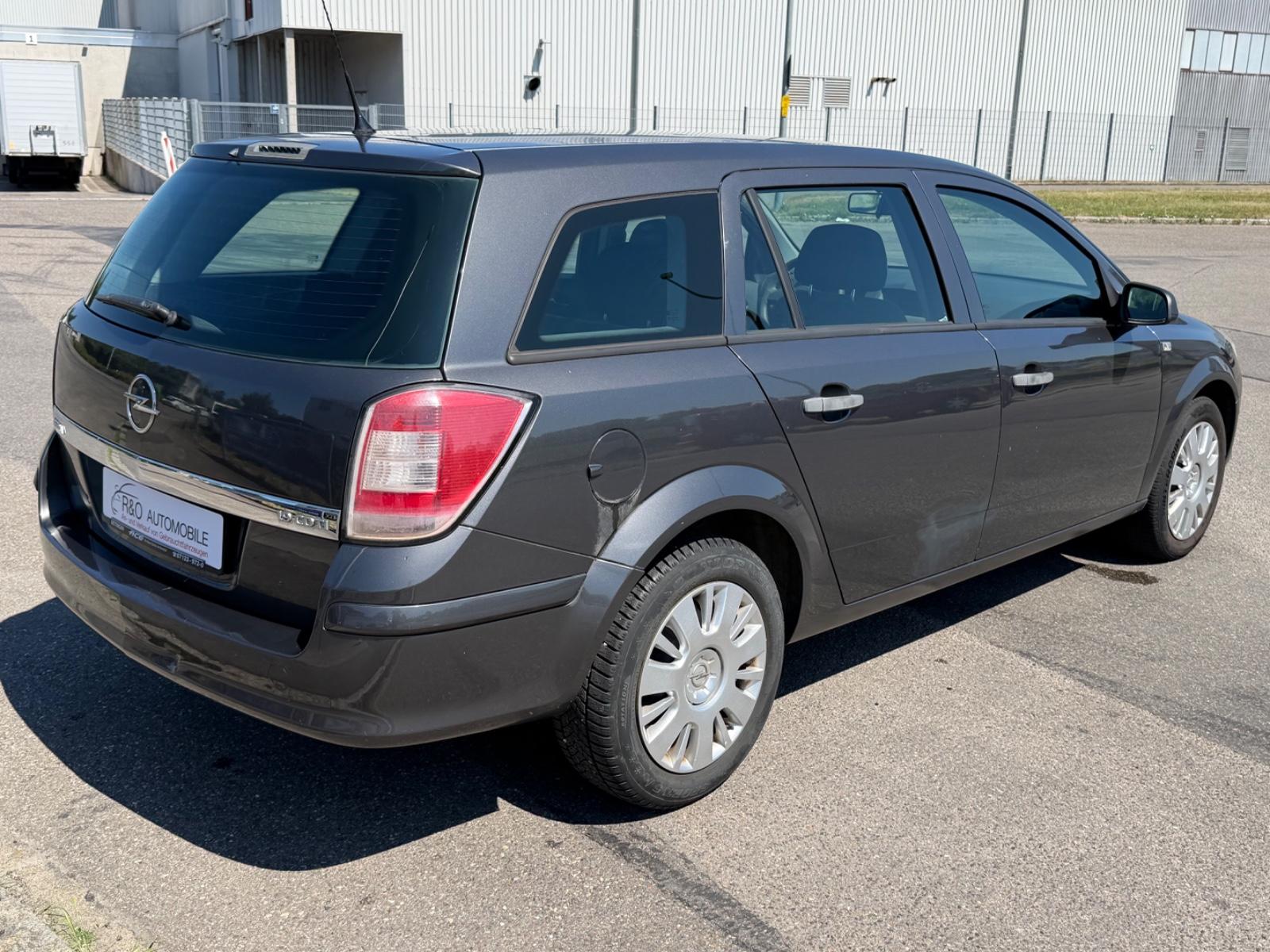 Opel Astra 2009 — photo 6