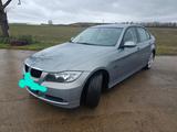 BMW 320i -