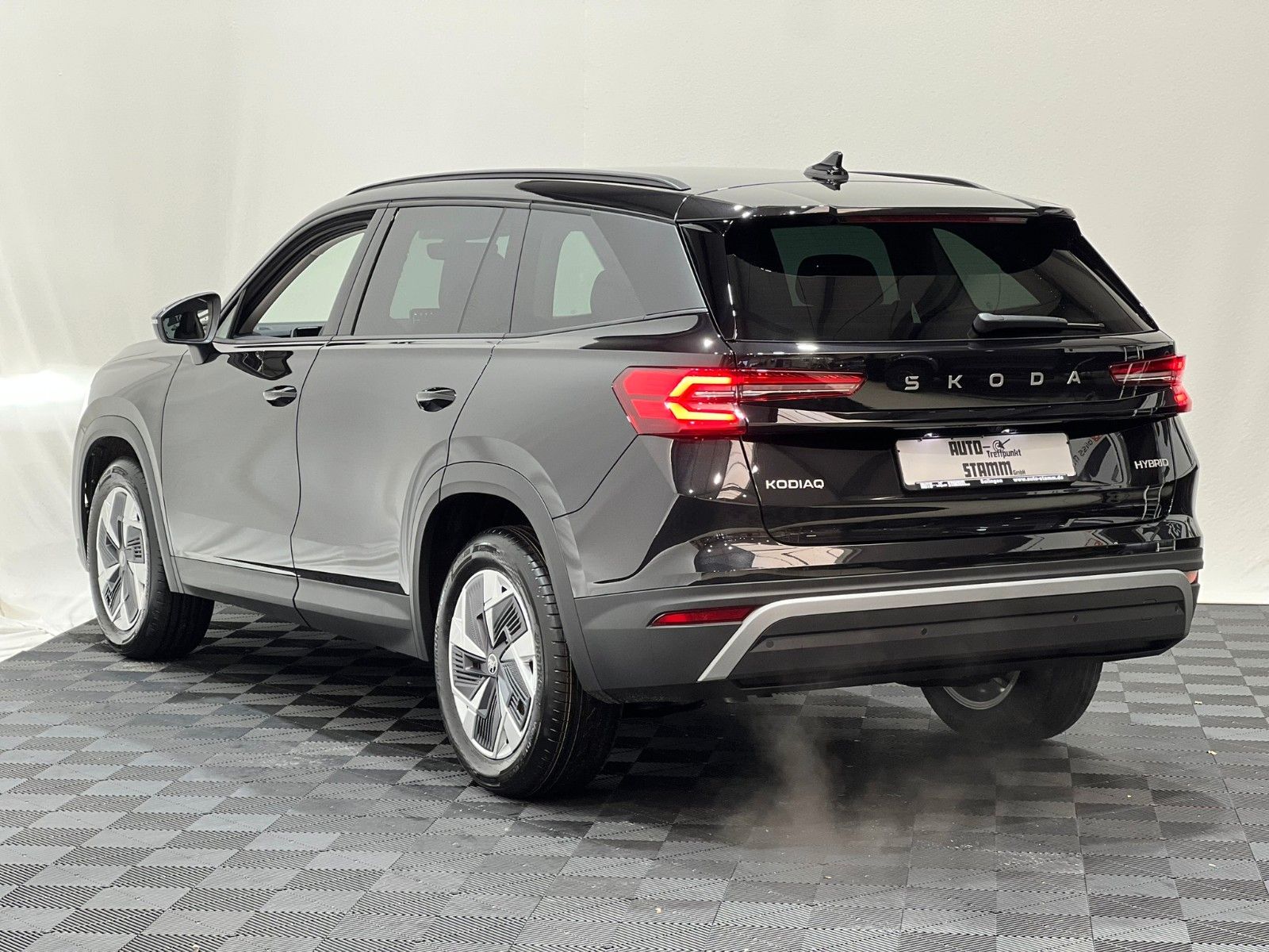 Fahrzeugabbildung SKODA Kodiaq 1.5 TSI DSG / Navi / ACC/ 7 Sitzer