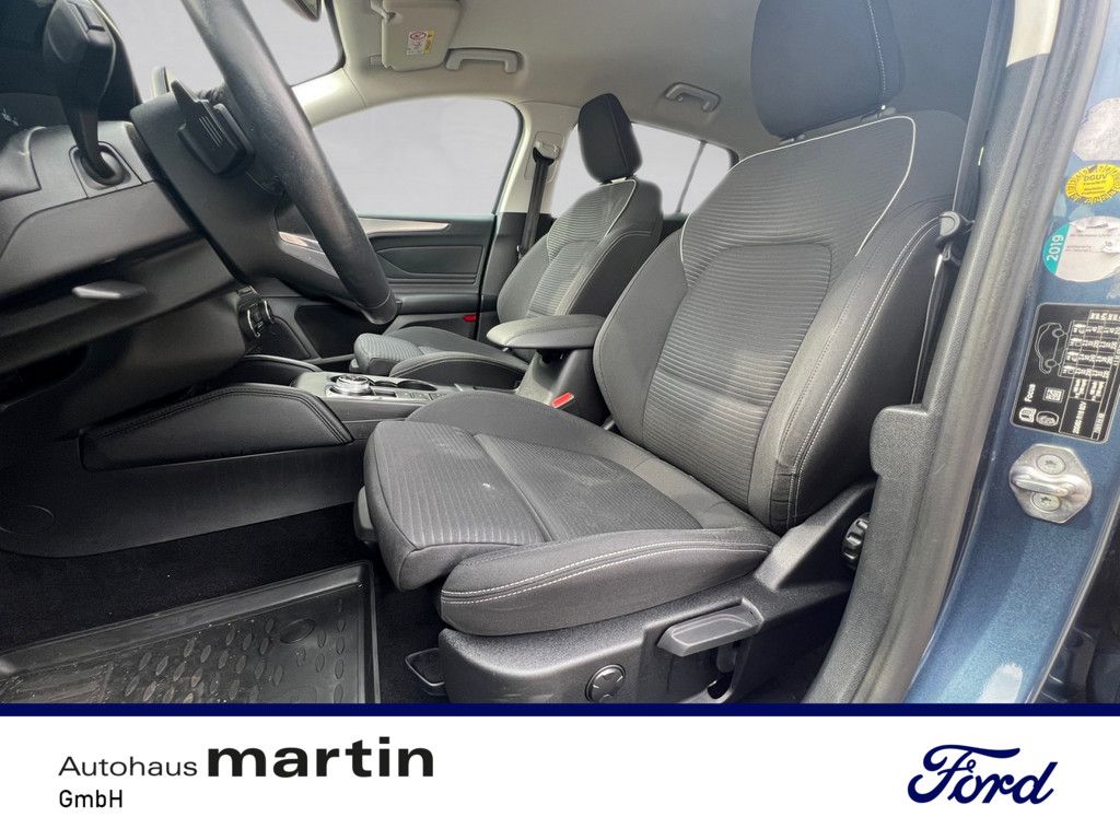 Fahrzeugabbildung Ford Focus 1.5 Titanium KAMERA NAVI ACC STANDHZ LED