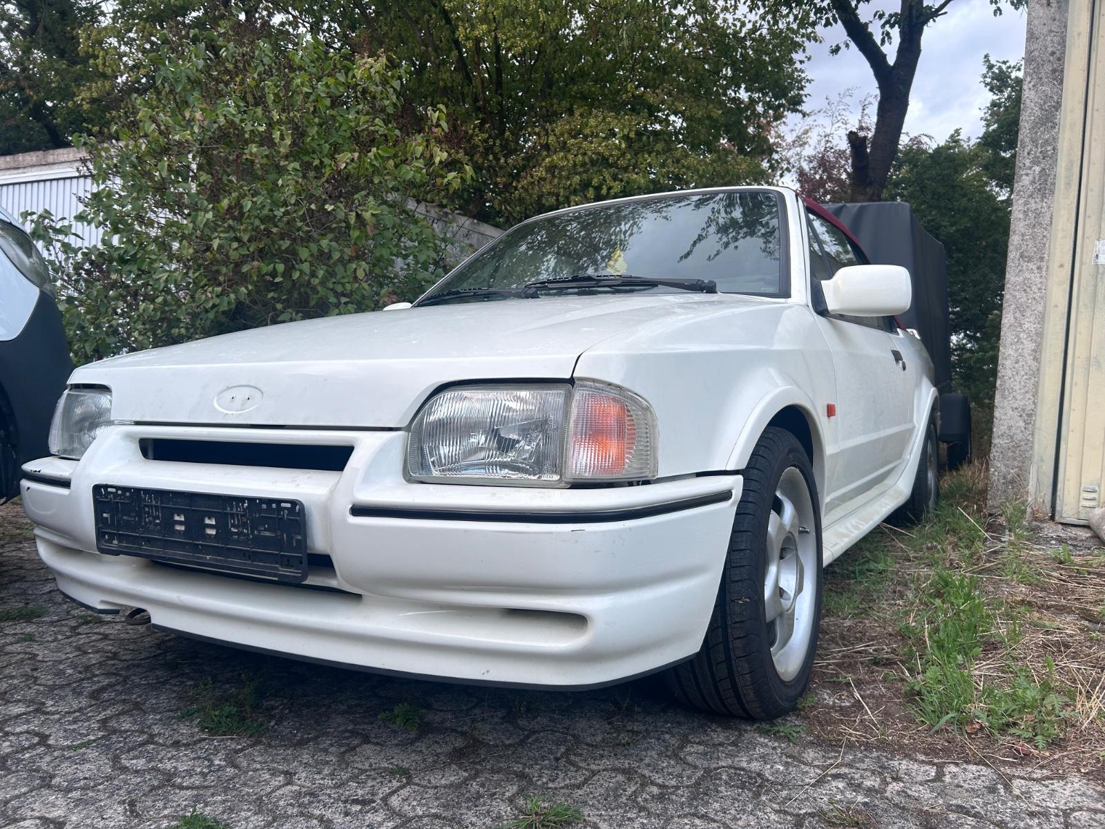 Ford Escort Cabrio Mk 4 "All White" Sonderedition 